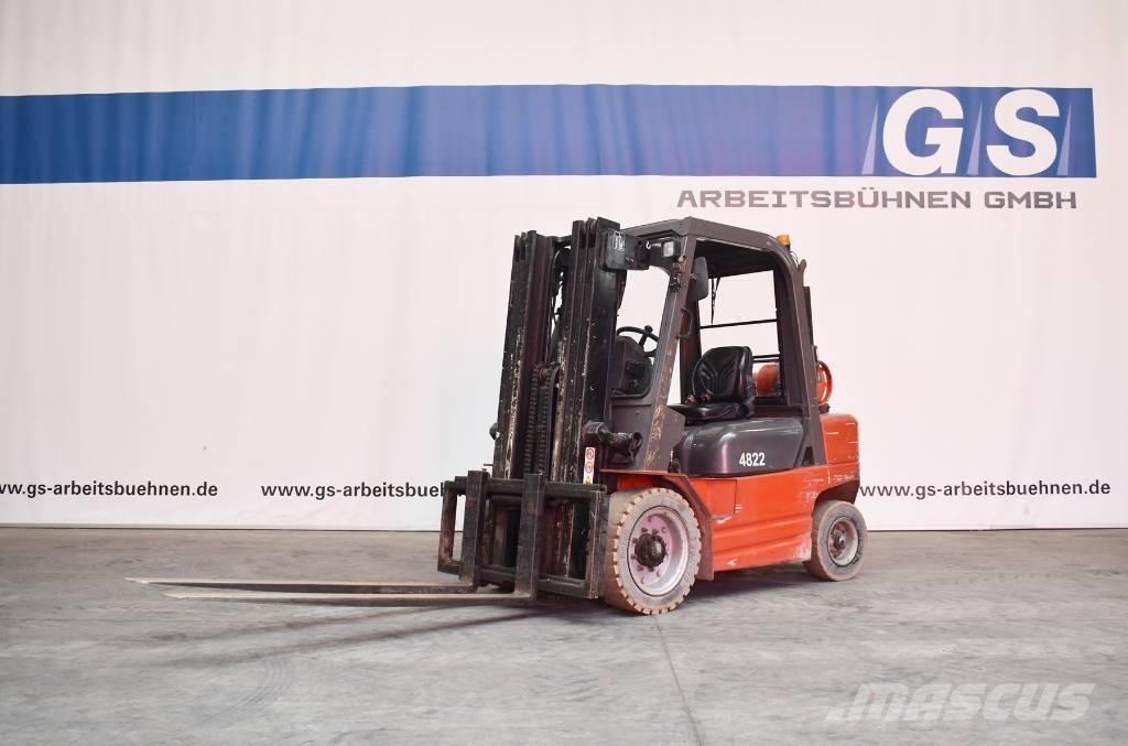Manitou CG 30 P Gasolmotviktstruckar