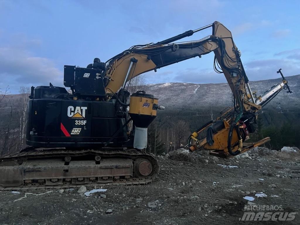 CAT 335 F L CR Borrutrustning för ytborrning