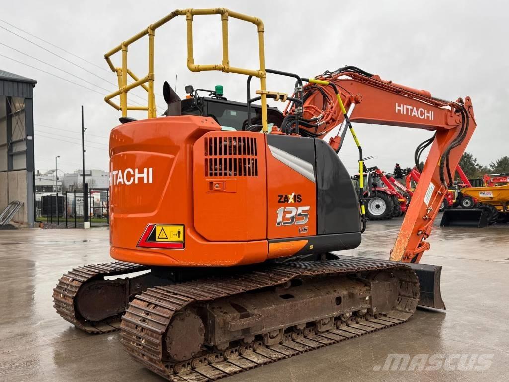 Hitachi ZX 135 US-7 Bandgrävare