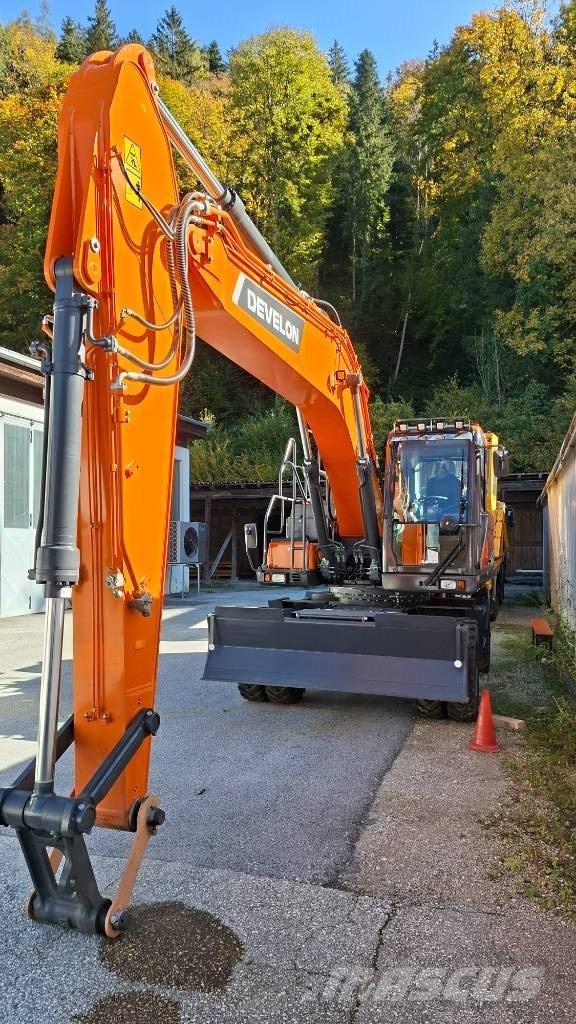 Develon DX 210 W-7 Hjulgrävare