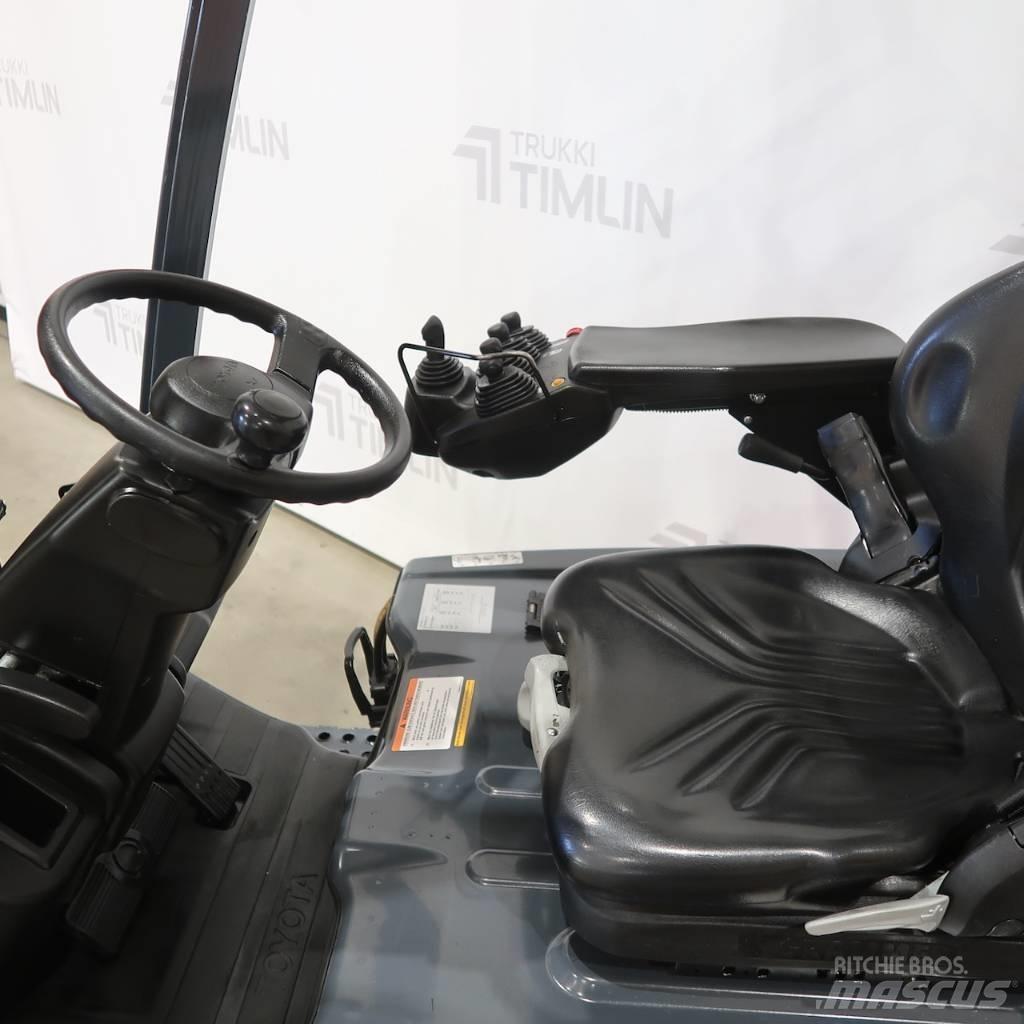 Toyota 8FBEK18T Elmotviktstruckar