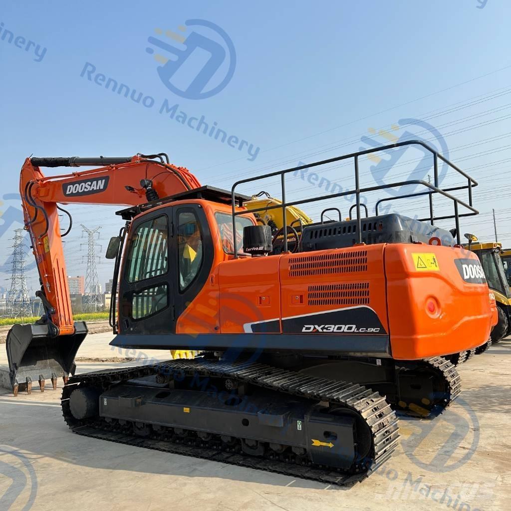 Doosan DX 300LC-9C Bandgrävare