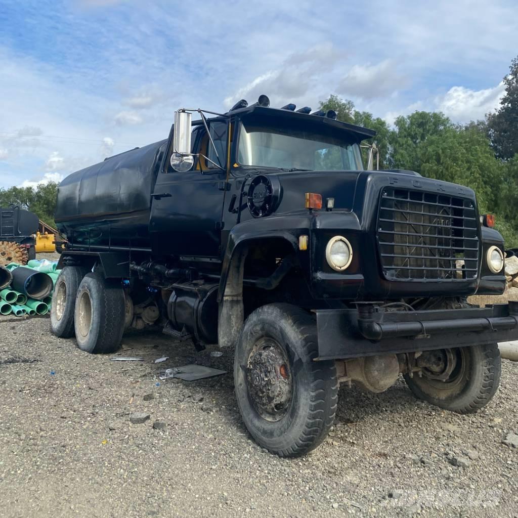 Ford 6 x 6 Vattentankbilar