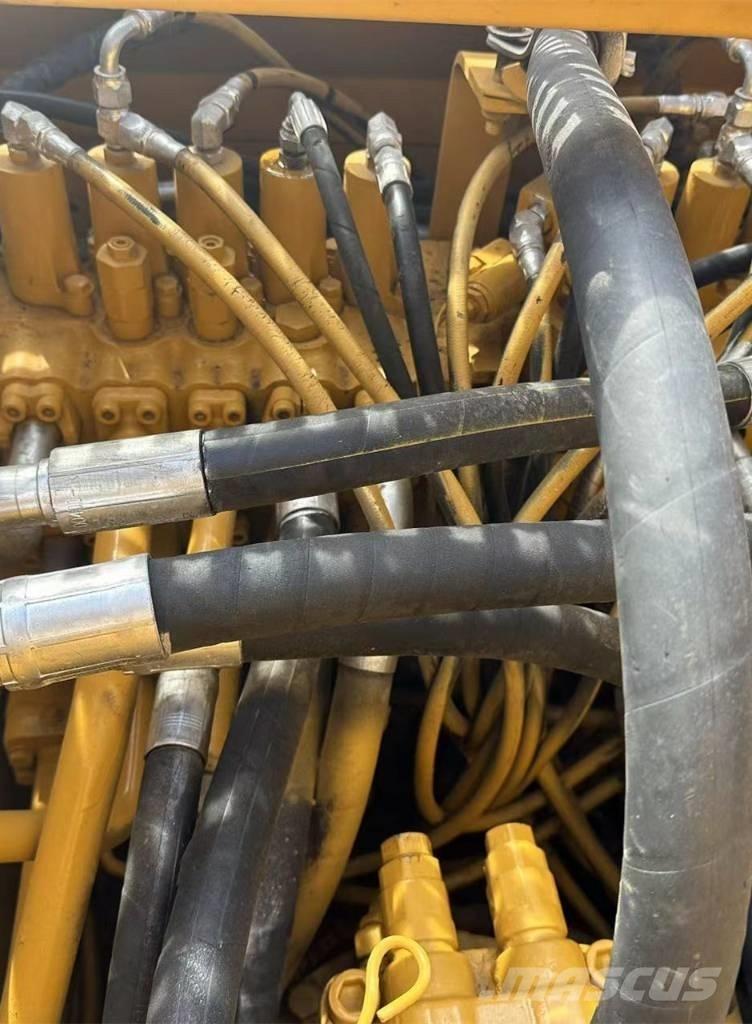 CAT 320 C L Bandgrävare