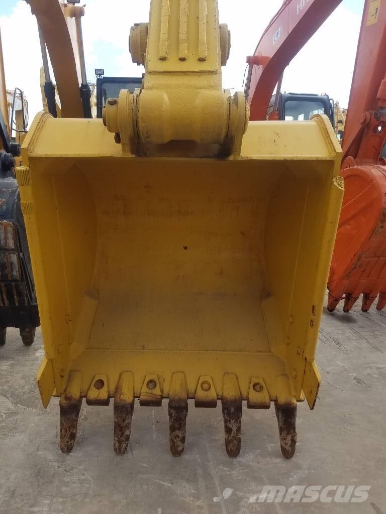 Komatsu PC 220-8 Bandgrävare