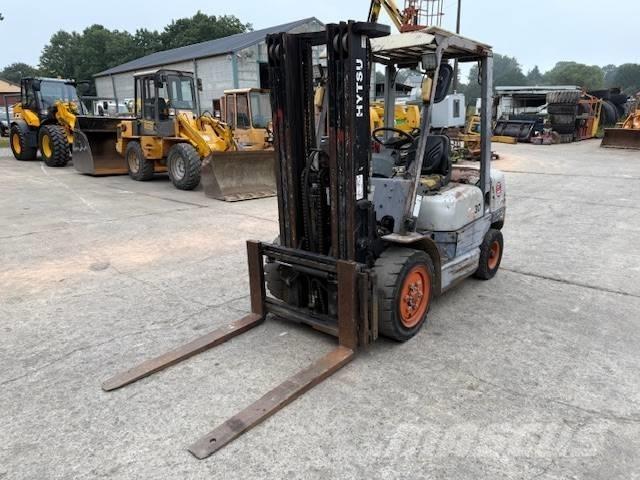 Hytsu S100 30 Dieselmotviktstruckar