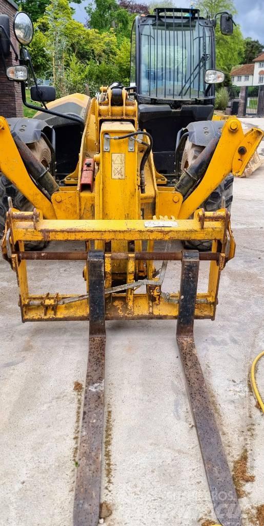 JCB 535-125 Hiviz Teleskoplastare