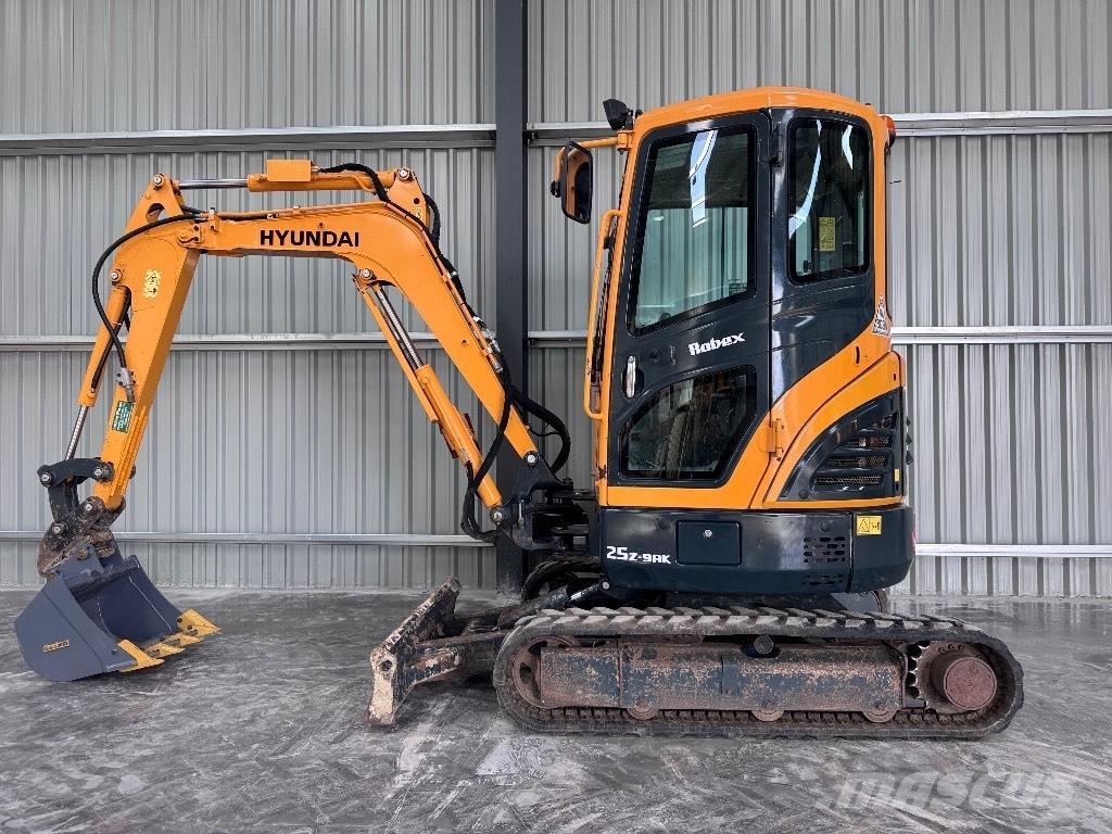Hyundai R25Z-9 AK Minigrävare < 7t