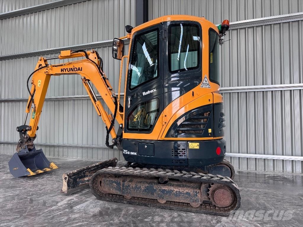 Hyundai R25Z-9 AK Minigrävare < 7t