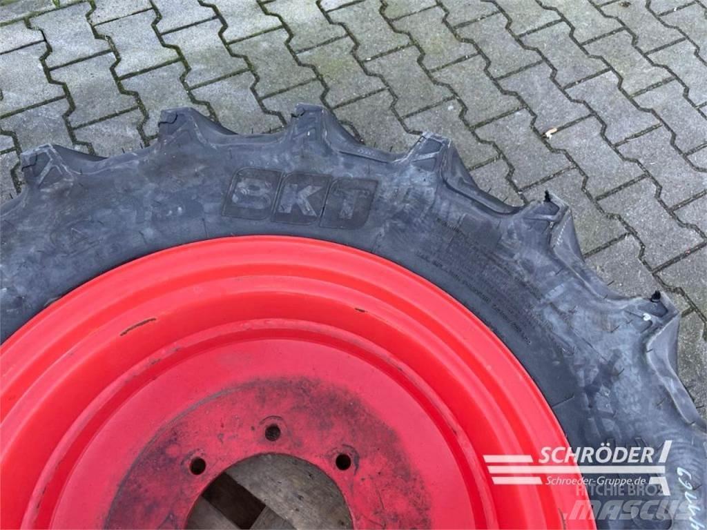 BKT 1X 320/70 R24 Däck, hjul och fälgar