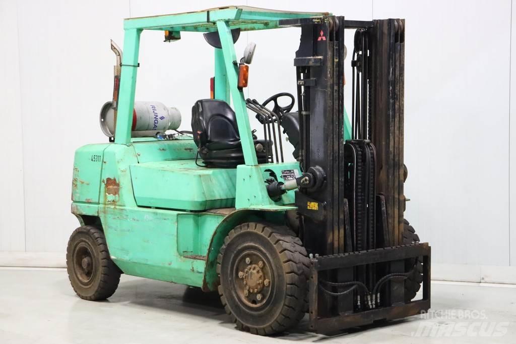 Mitsubishi FG40K Gasolmotviktstruckar
