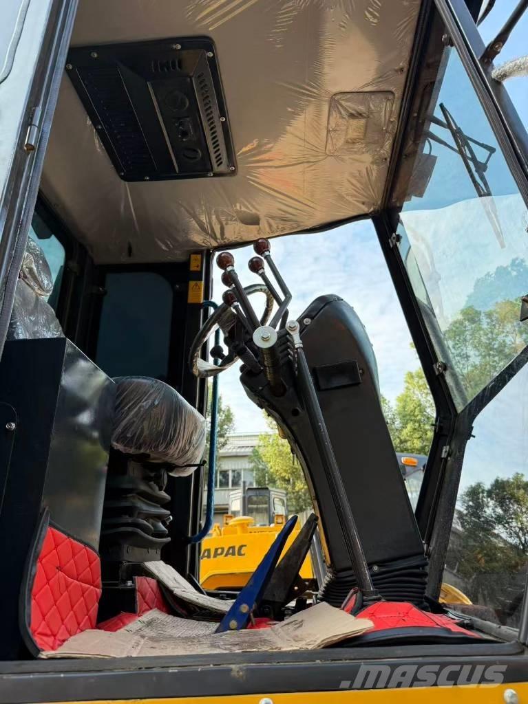 XCMG GR 1803 Väghyvlar