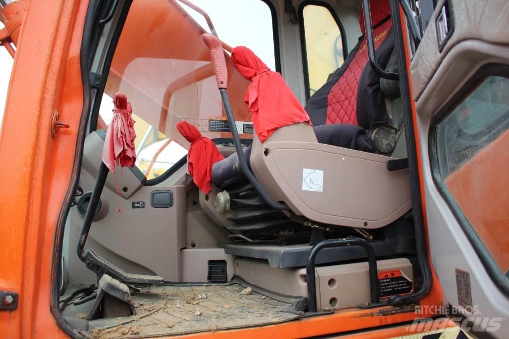 Doosan 220 LC-7 Bandgrävare