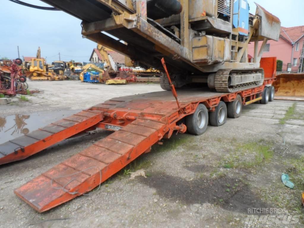 UMM RJ 40 Låg lastande semi trailer