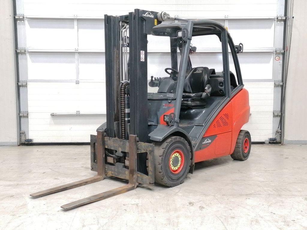 Linde H30T-02 Gasolmotviktstruckar