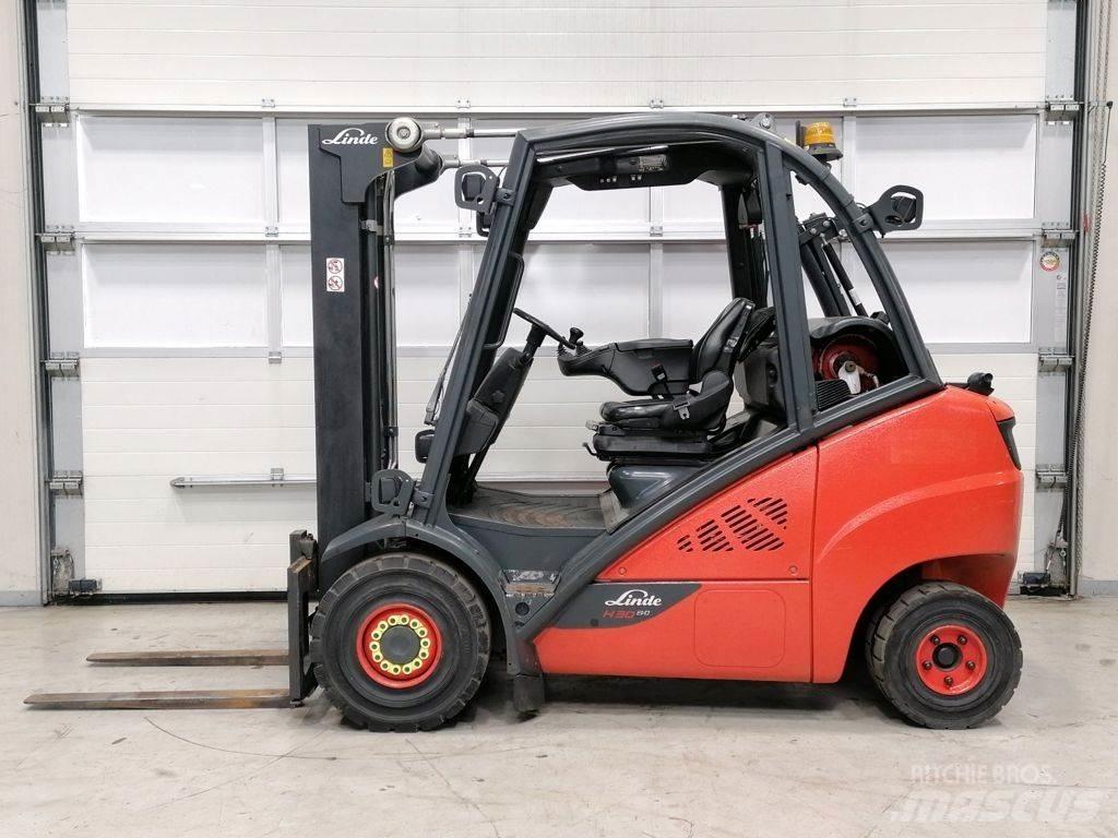 Linde H30T-02 Gasolmotviktstruckar
