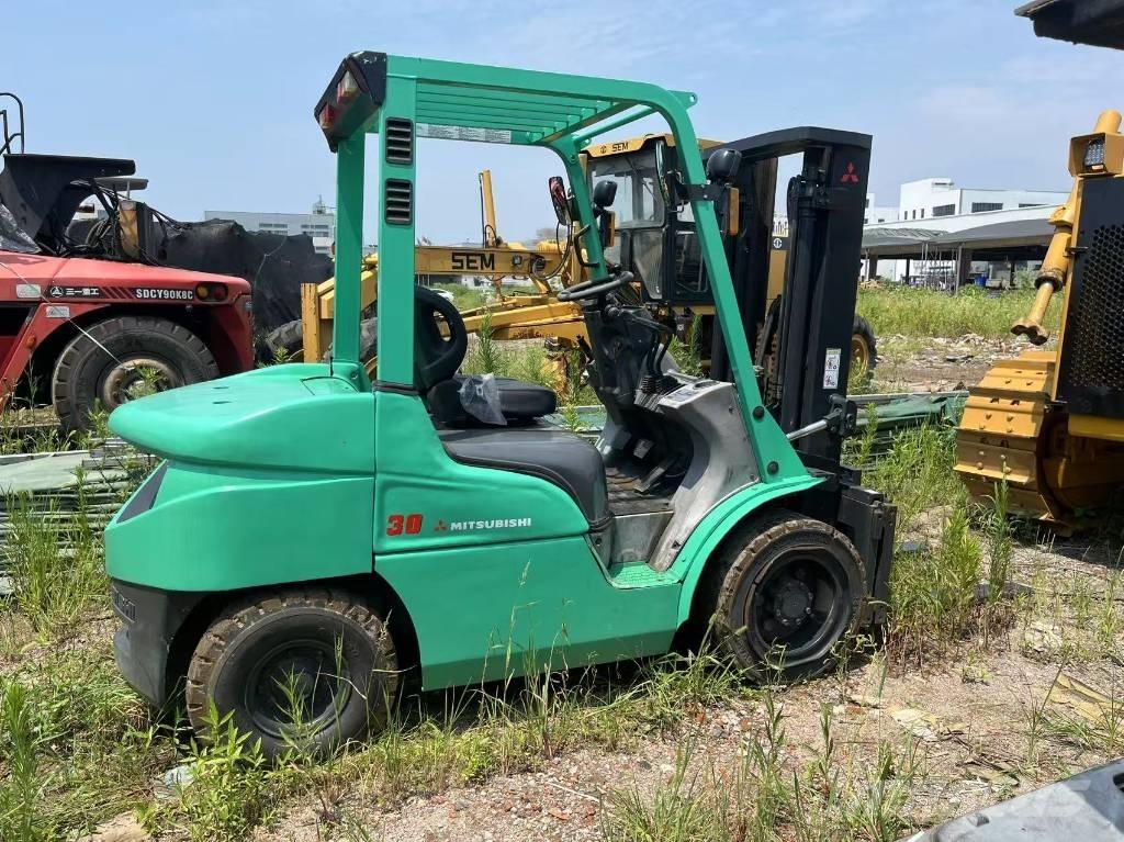 Mitsubishi FD 30 N Dieselmotviktstruckar