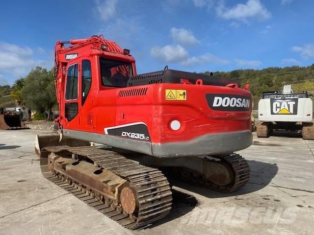 Doosan DX 235 LC Bandgrävare