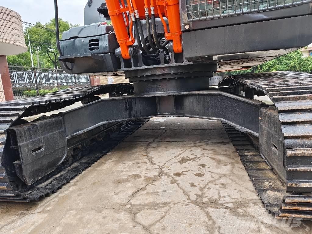 Hitachi ZX 200 Bandgrävare