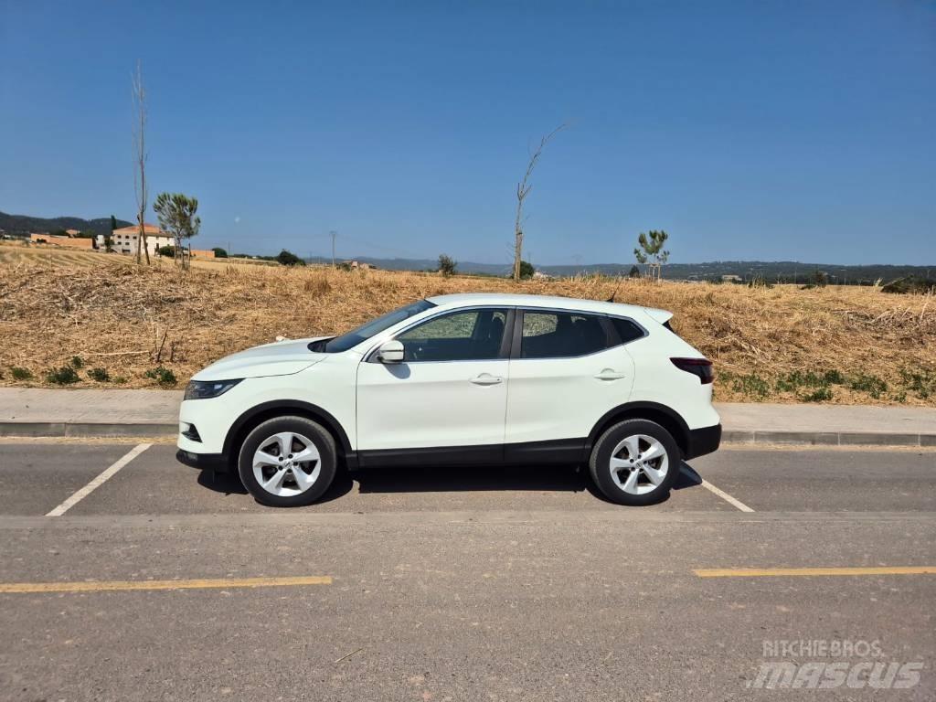 Nissan Qashqai Personbilar