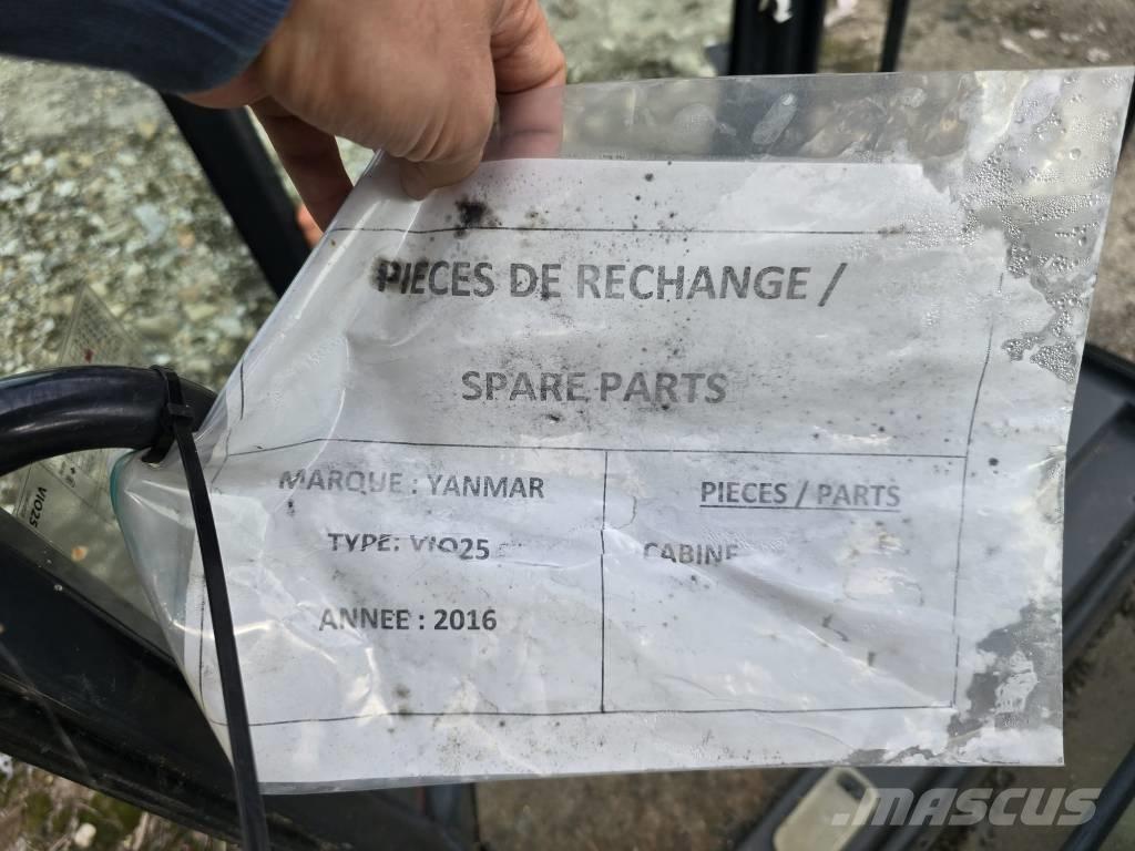 Yanmar Vio 25 Cabine Hytter och interiör