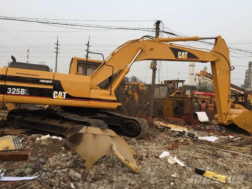 CAT 325 B L Bandgrävare