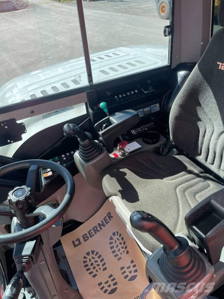 Takeuchi TB 295 W Hjulgrävare