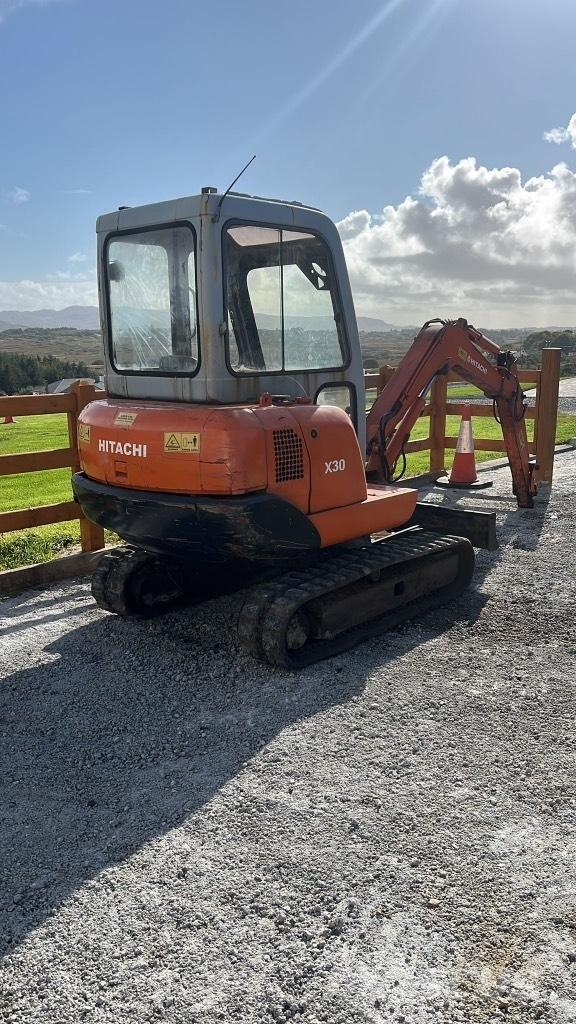 Hitachi Ex30-1 Minigrävare < 7t
