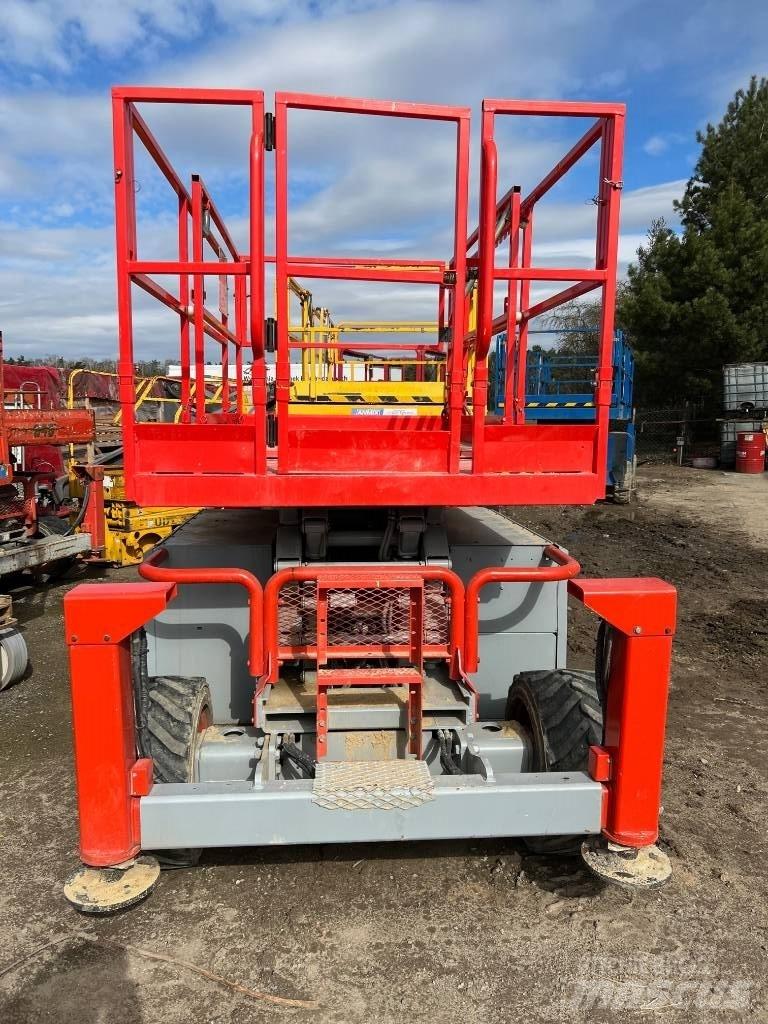 SkyJack SJ 6832 RT Saxliftar