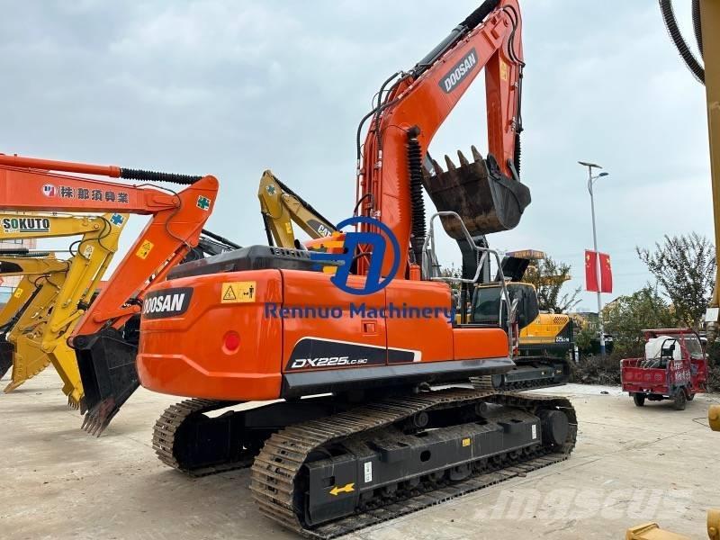 Doosan DX 225 LC-9C Bandgrävare