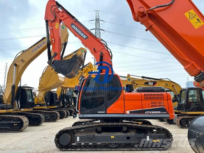 Doosan DX 225 LC-9C Bandgrävare