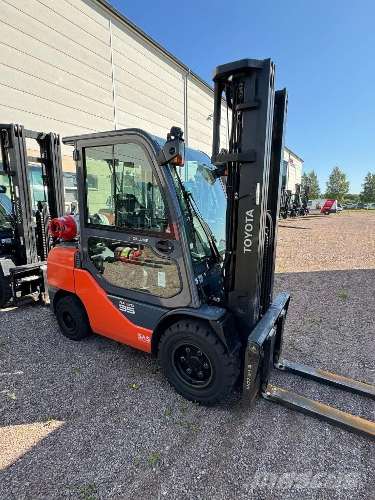 Toyota 02-8FGJF35 Gasolmotviktstruckar