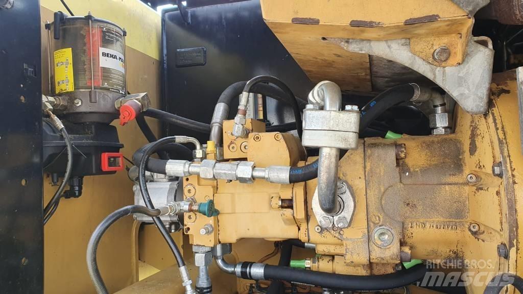 CAT M 318 D MH Avfalls / industri hantering