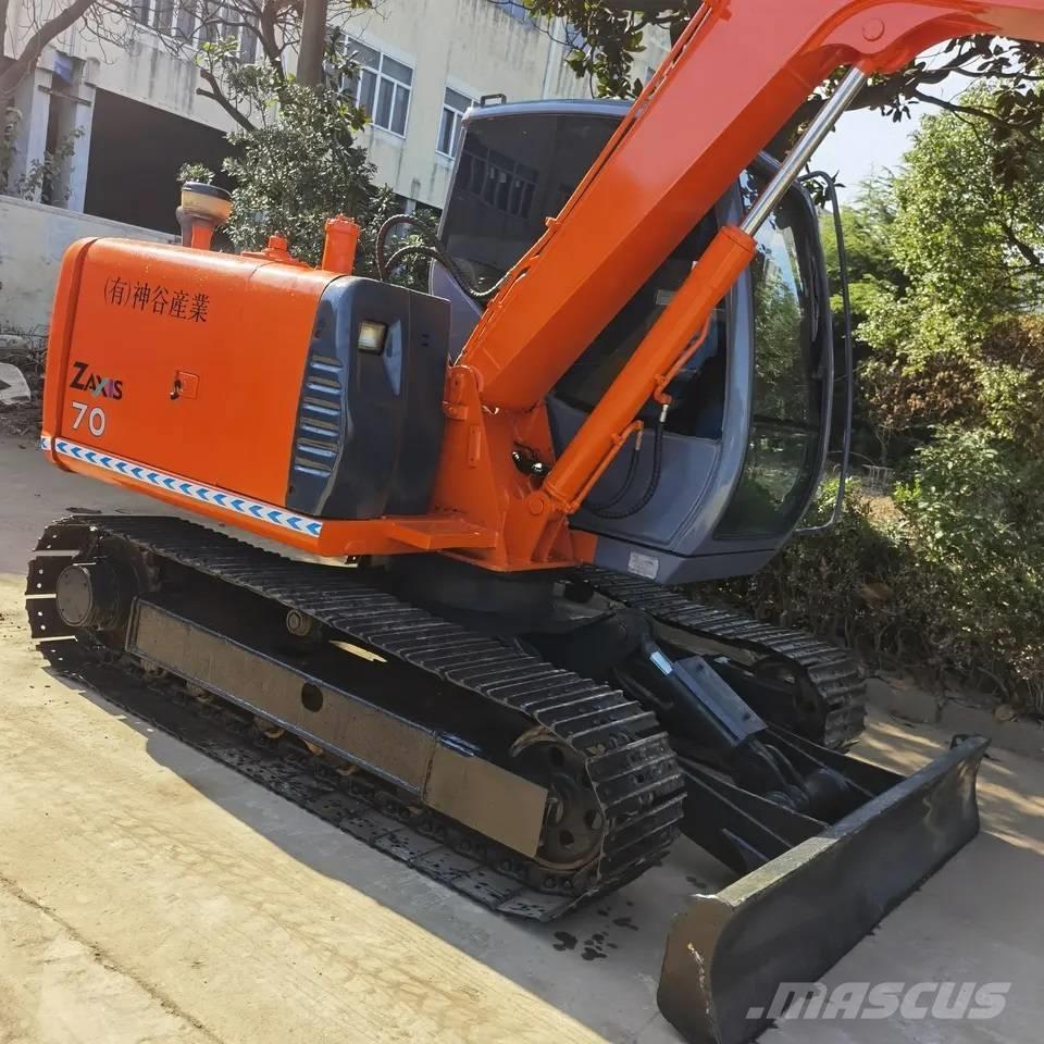 Hitachi ZX70 Midigrävmaskiner 7t - 12t
