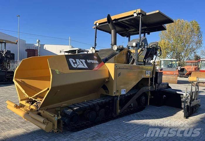 CAT AP 655D Asfaltsläggningsmaskiner