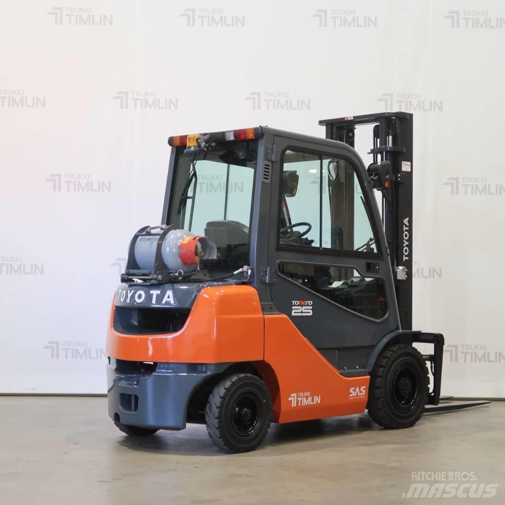 Toyota 02-8FGF25 Gasolmotviktstruckar