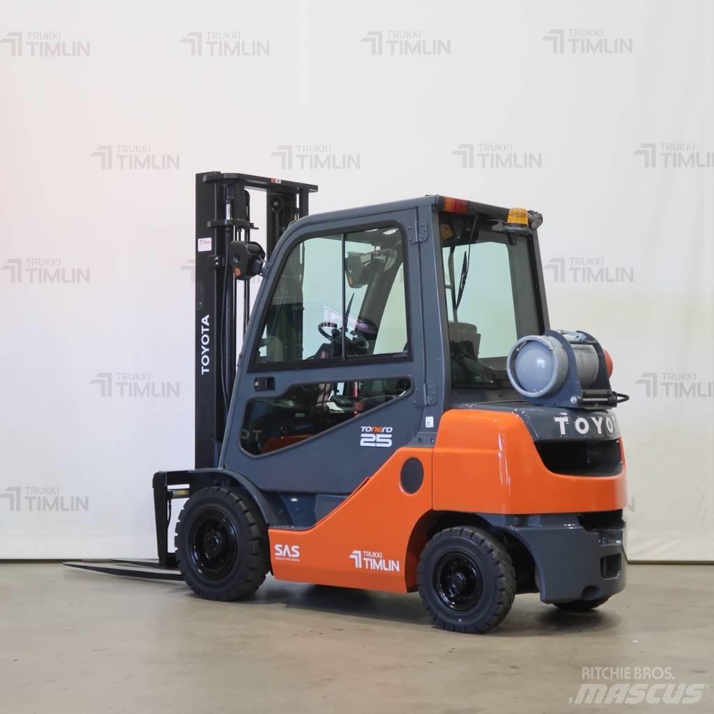 Toyota 02-8FGF25 Gasolmotviktstruckar