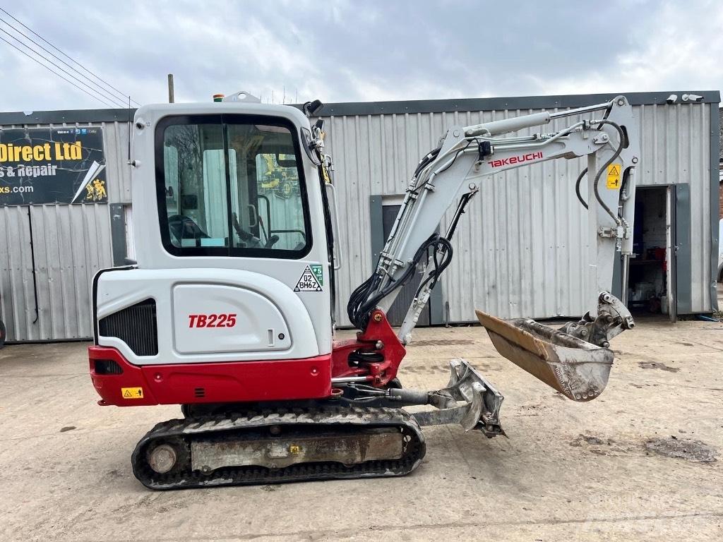 Takeuchi TB 225 Minigrävare < 7t