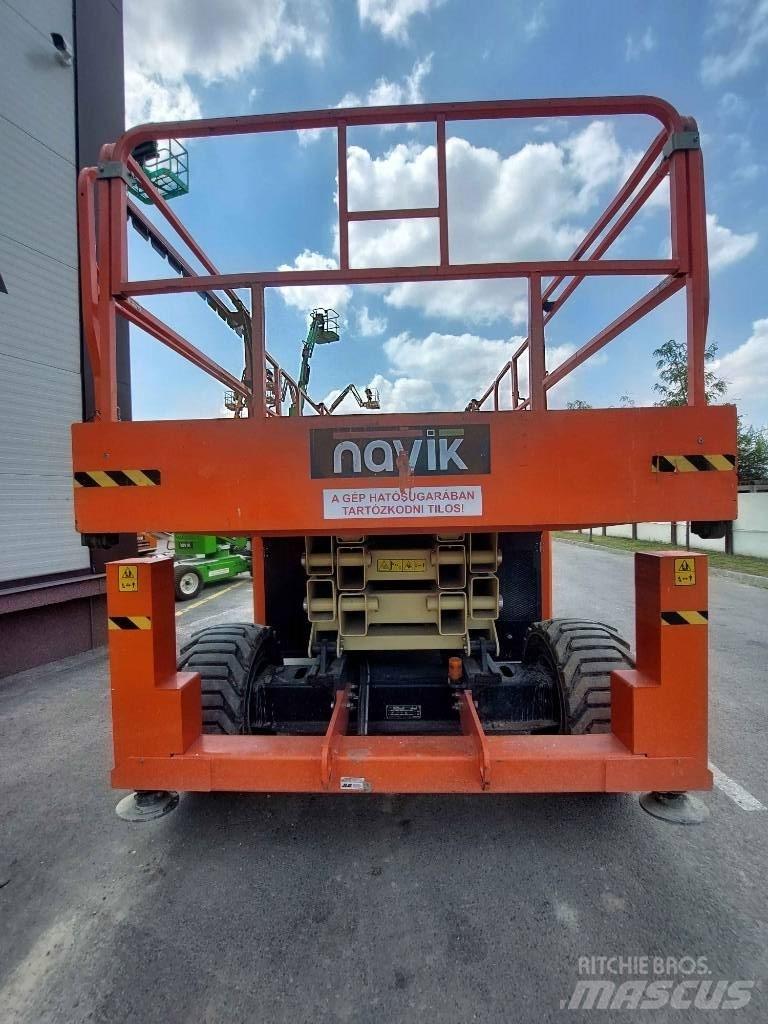 JLG 330 LRT Saxliftar