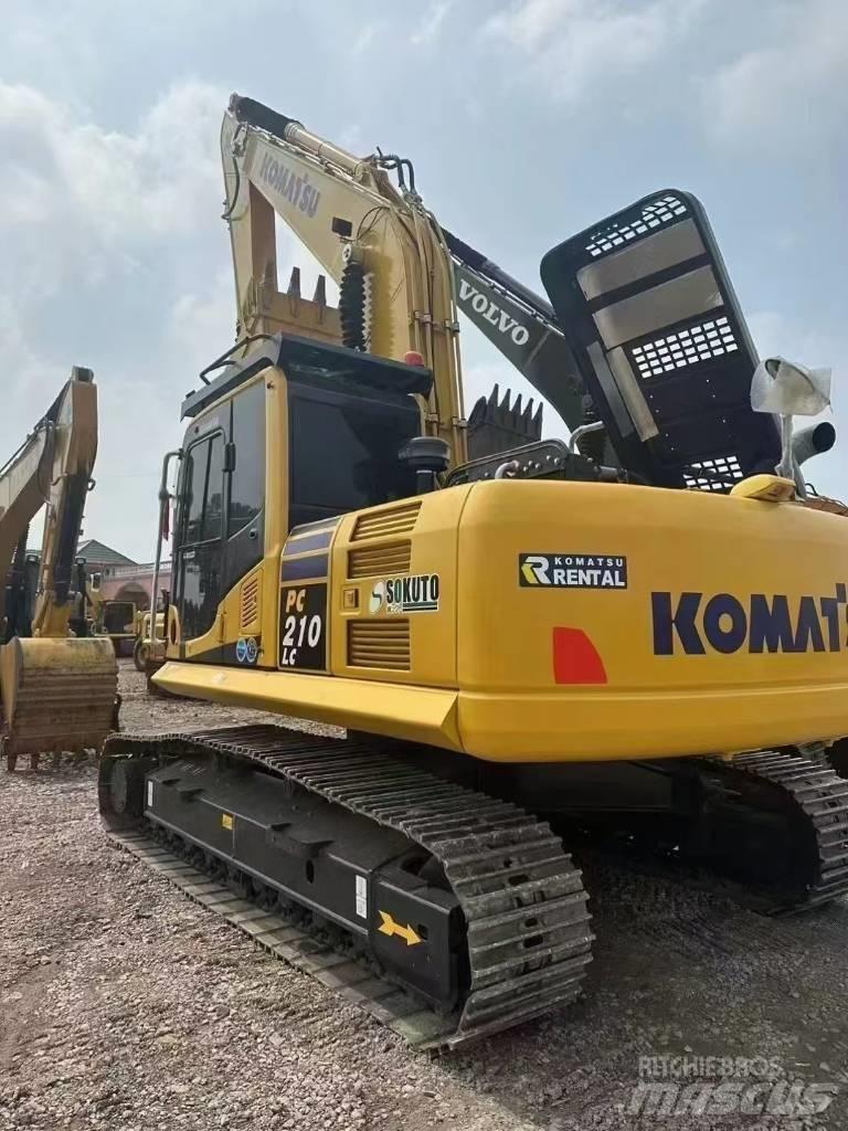 Komatsu 210-8 Bandgrävare