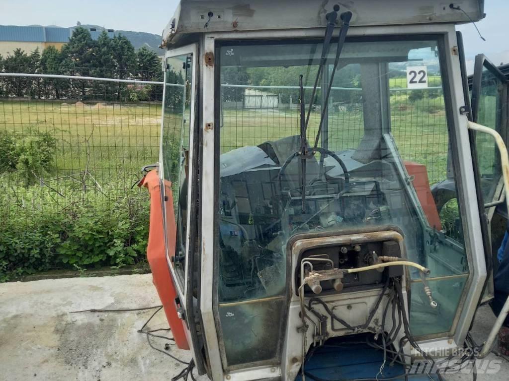 Massey Ferguson 3080 Hytter och interiör