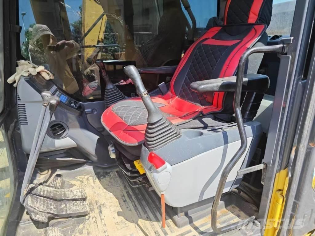 Komatsu PC 450-8 Bandgrävare