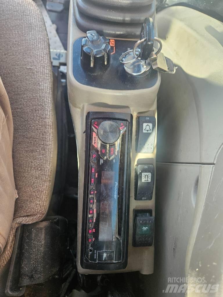 CASE CX 235 C SR Bandgrävare