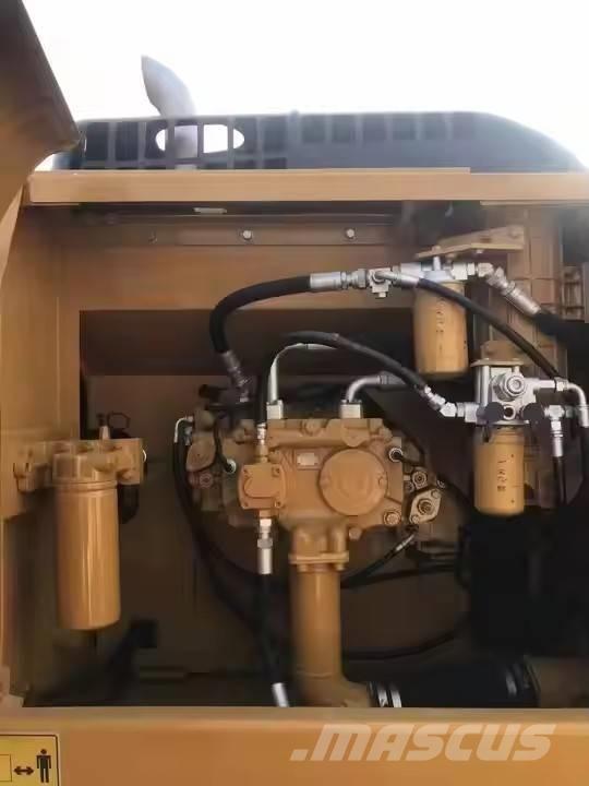 CAT 324 D Bandgrävare