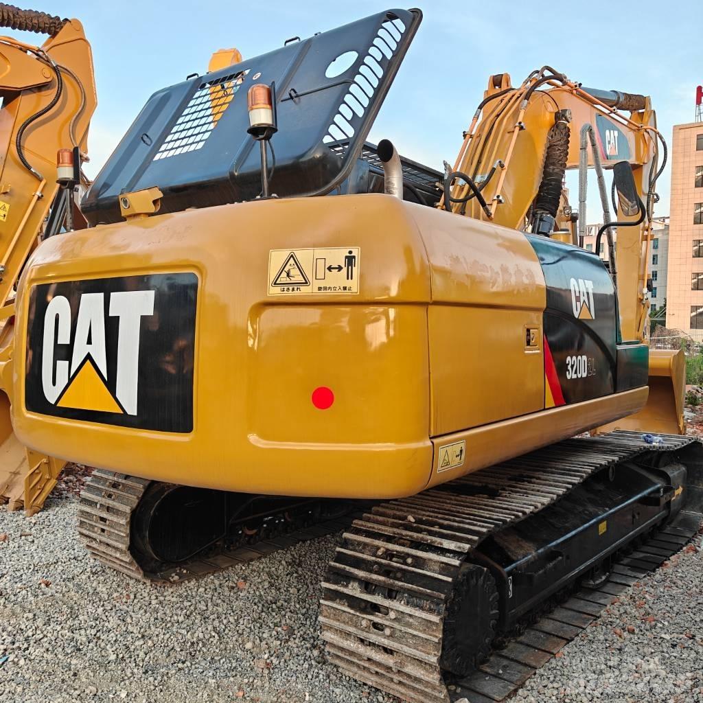 CAT 320D2L Bandgrävare