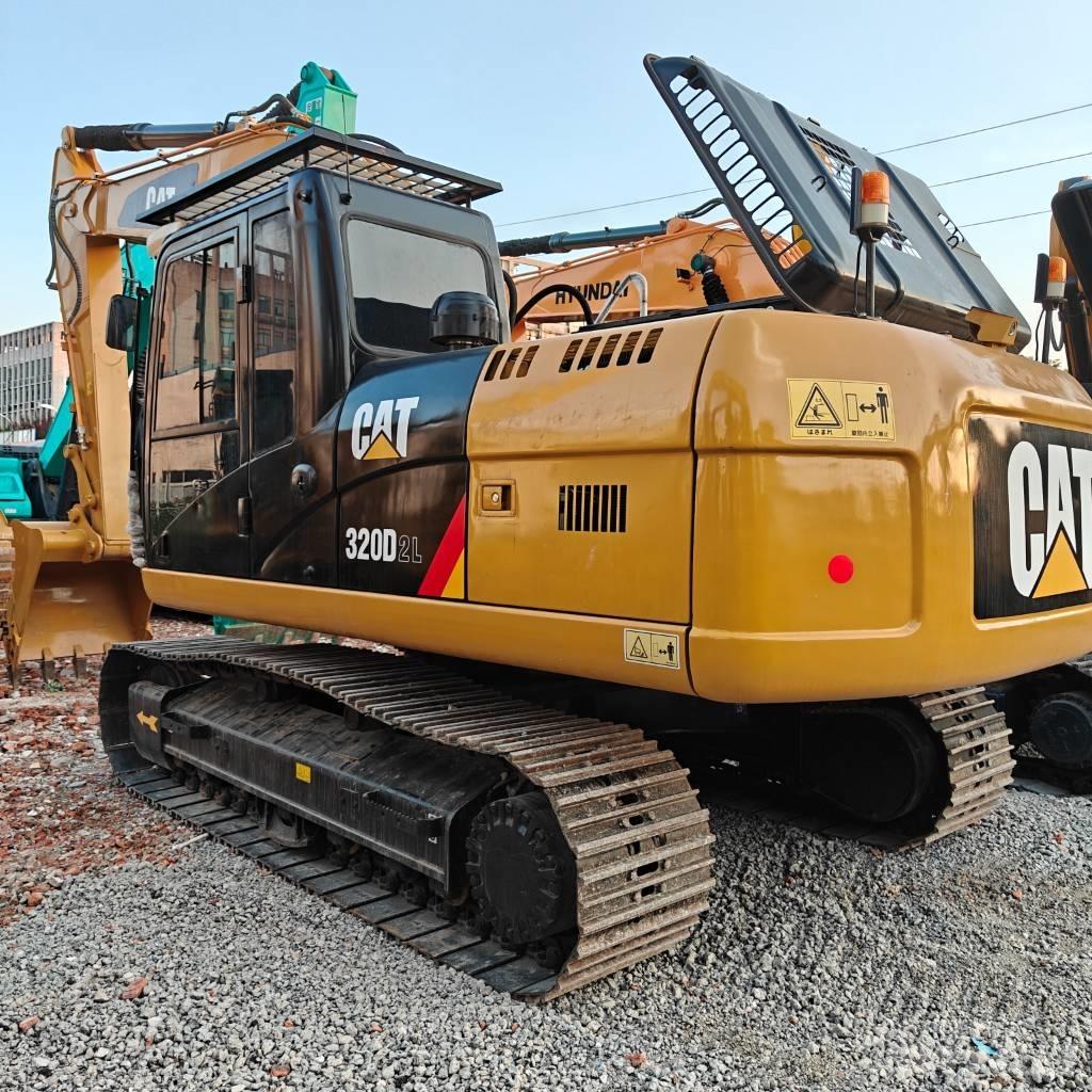 CAT 320D2L Bandgrävare