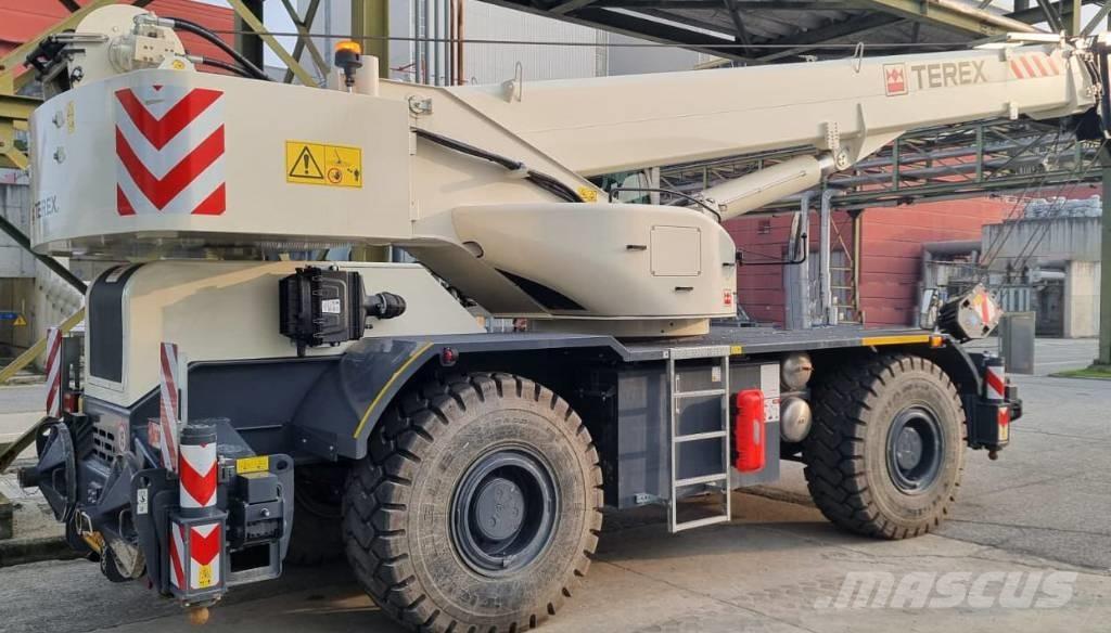 Terex RT 1070 Terrängkranar (Grov terräng)