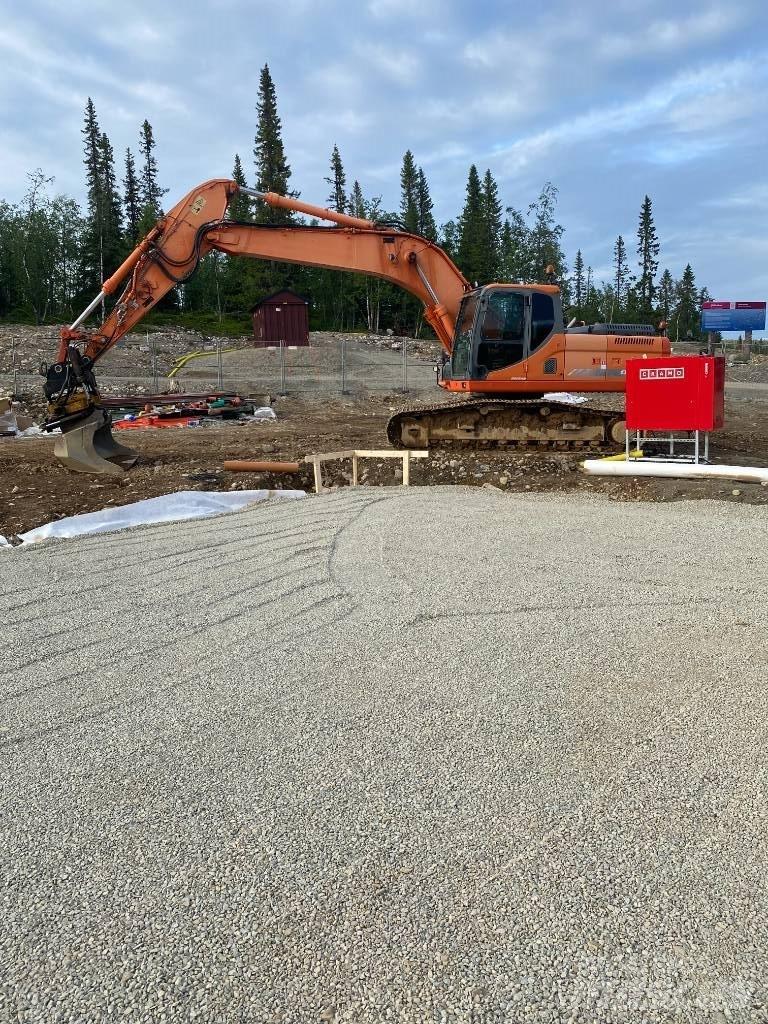 Doosan DX 255 Bandgrävare