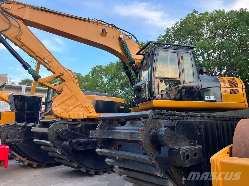 CAT 320D2 Amfibiska grävmaskiner