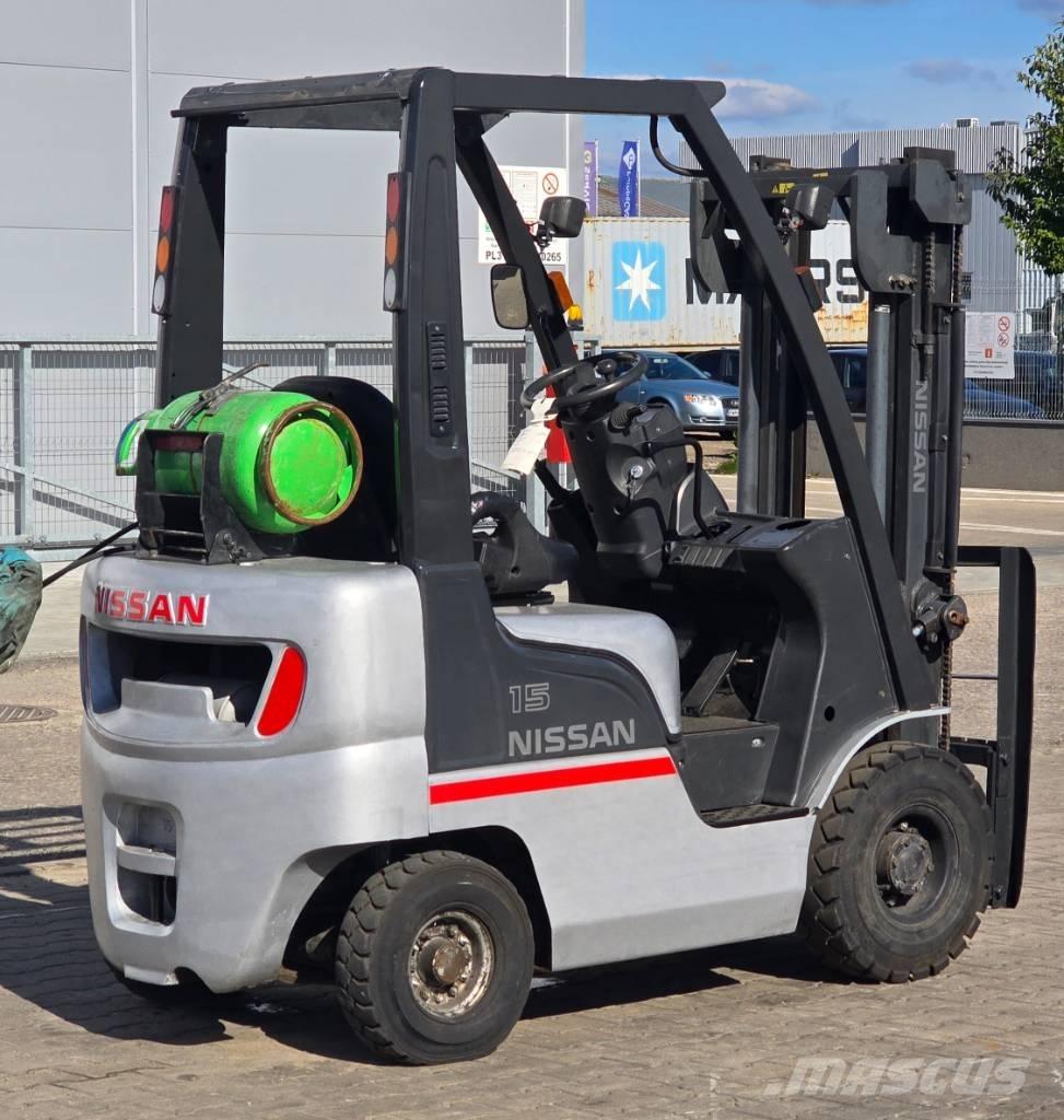 Nissan L01A15 Gasolmotviktstruckar